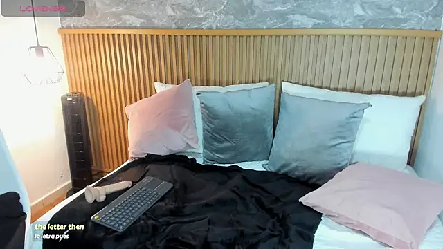 lunalat online show from 02-05-26, 12:21