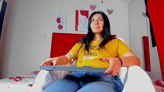 EmmaWilliamss4 online show from 03-12-26, 03:29