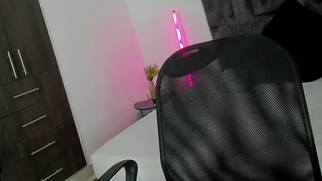 Snapshot of Malory_Saenzz chatting on 02-24-26, 01:20 Malory Saenzz online show from 02-24-26, 01:20