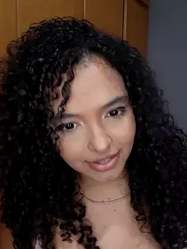 Snapshot of pandinhagamer chatting on 02-25-26, 01:37 pandinhagamer online show from 02-25-26, 01:37