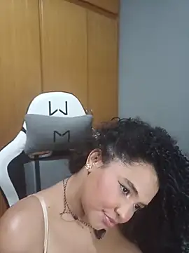 Snapshot of pandinhagamer chatting on 03-31-26, 01:18 pandinhagamer online show from 03-31-26, 01:18