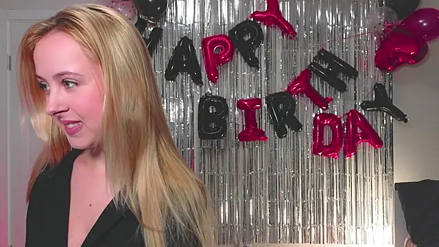 Snapshot of xloex chatting on 02-10-26, 07:07 xloex online show from 02-10-26, 07:07