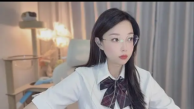 Snapshot of Yumi_yuni chatting on 05-16-26, 11:25 Yumi yuni online show from 05-16-26, 11:25