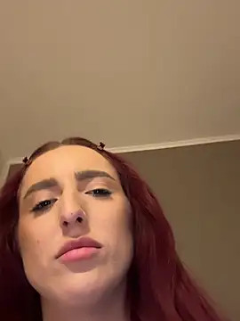 Snapshot of CrystalRedd chatting on 05-11-26, 05:43 CrystalRedd online show from 05-11-26, 05:43
