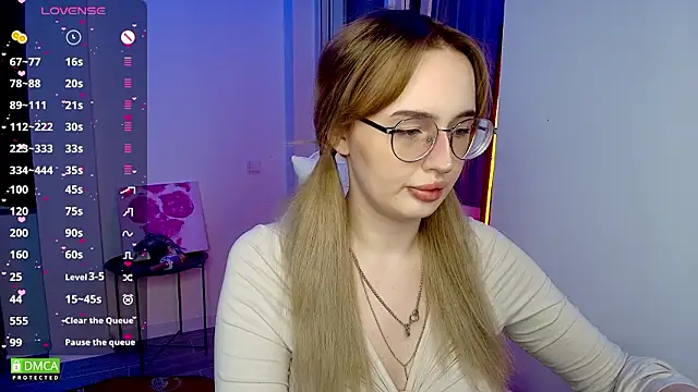 AdeLuna online show from 03-12-26, 08:59