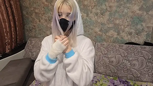 Yunakiss online show from 02-16-26, 07:43