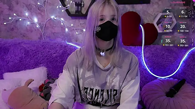 Yunakiss online show from 03-18-26, 09:07