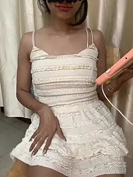 HEENA-STRIP online show from 02-25-26, 10:03