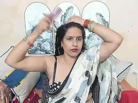 Snapshot of sara_conorr chatting on 06-15-26, 04:15 sara conorr online show from 06-15-26, 04:15