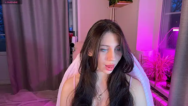Snapshot of lunawho chatting on 03-15-26, 03:23 lunawho online show from 03-15-26, 03:23