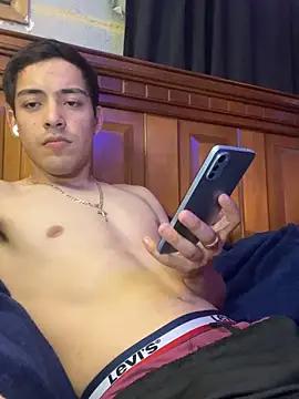 Tupapi696969q online show from 05-13-26, 04:32