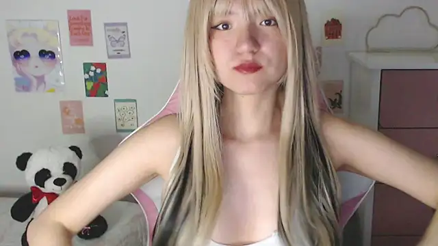 Snapshot of SweetSkyy_ chatting on 03-10-26, 10:37 SweetSkyy online show from 03-10-26, 10:37