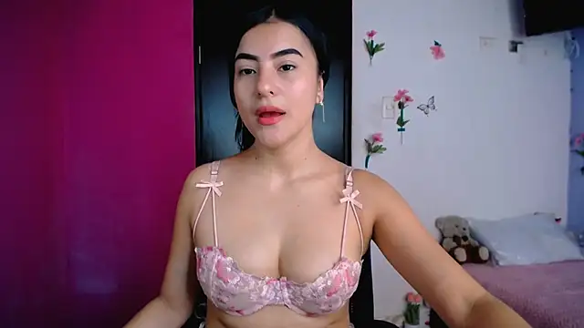 Snapshot of charlotte_petit_ chatting on 02-26-26, 04:06 charlotte petit online show from 02-26-26, 04:06