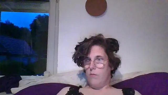 OIseauNoir88 online show from 05-13-26, 07:11