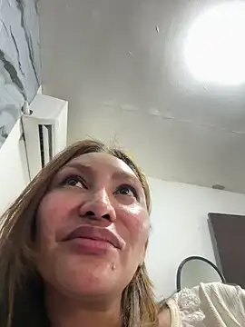 Snapshot of Rhieanne chatting on 04-07-26, 06:47 Rhieanne online show from 04-07-26, 06:47