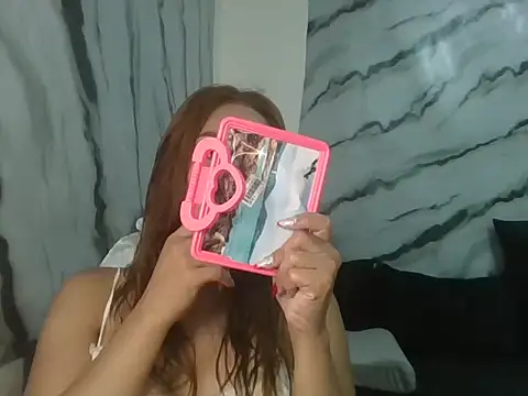 Snapshot of Rhieanne chatting on 04-16-26, 01:45 Rhieanne online show from 04-16-26, 01:45