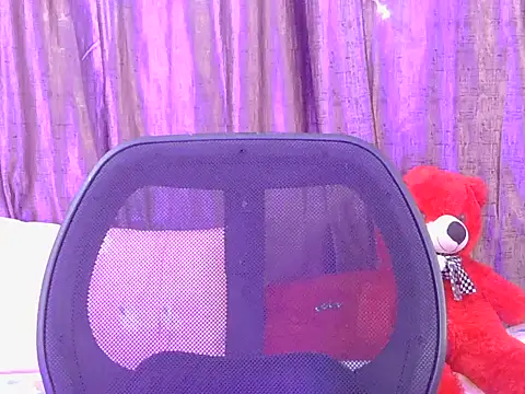 cute-manvii online show from 04-28-26, 07:35