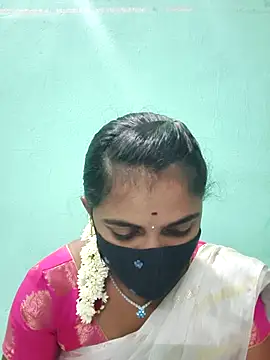 Snapshot of Tamil_Hot_Shana chatting on 05-08-26, 04:40 Tamil Hot Shana online show from 05-08-26, 04:40