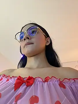 Doll Alaia  online show from 02-25-26, 07:23