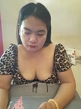 Snapshot of Zyramae_25 chatting on 05-14-26, 05:03 Zyramae 25 online show from 05-14-26, 05:03