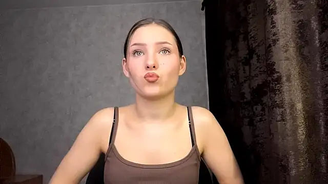 FoxieFlare online show from 02-10-26, 12:04