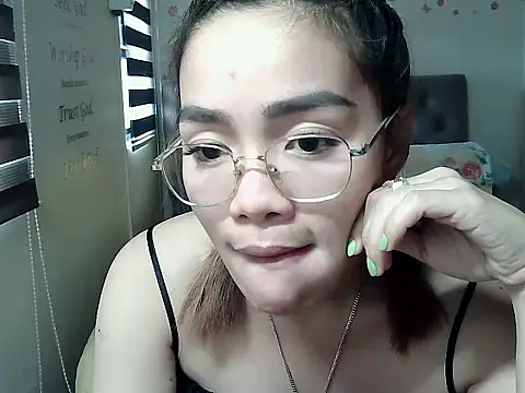 Snapshot of sangkissed92 chatting on 03-08-26, 05:11 sangkissed92 online show from 03-08-26, 05:11