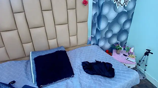 lil miia online show from 02-14-26, 07:10