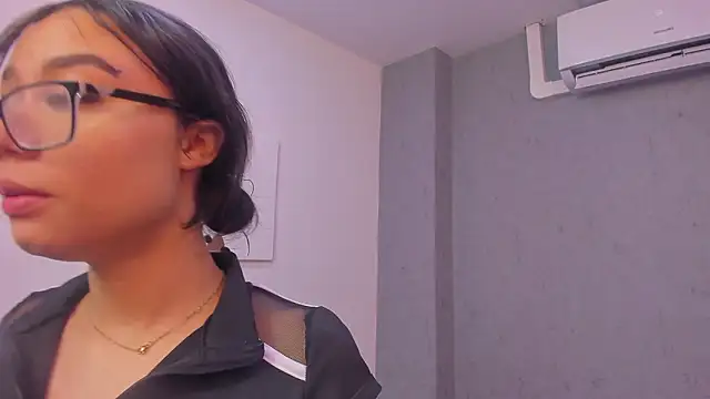 lil miia online show from 02-28-26, 07:15