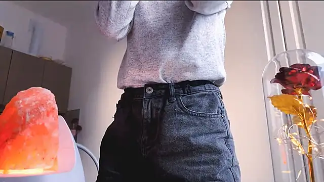 EmilyHein online show from 03-11-26, 05:35