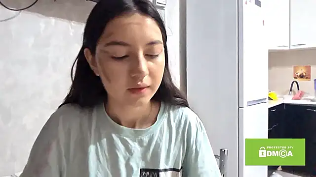 Snapshot of ZyntraLoom chatting on 02-25-26, 12:15 ZyntraLoom online show from 02-25-26, 12:15