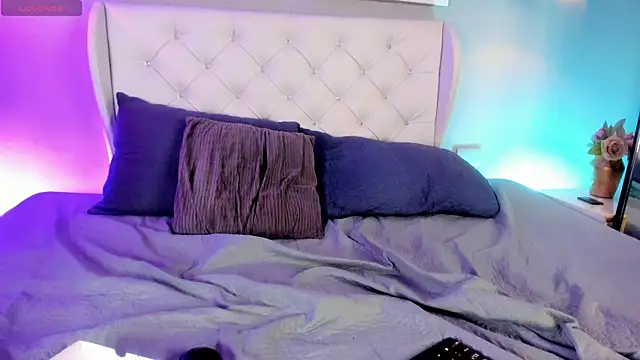 blush bloom online show from 04-15-26, 07:43