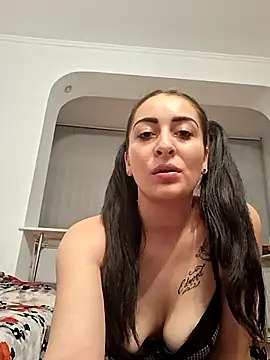 Snapshot of ElleanorPink chatting on 02-12-26, 02:28 ElleanorPink online show from 02-12-26, 02:28