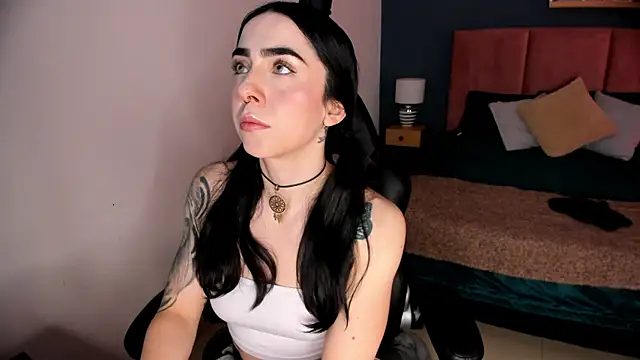 Luna tagliaferri online show from 05-01-26, 01:16