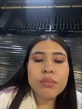 LunnaMoretti online show from 04-24-26, 03:53