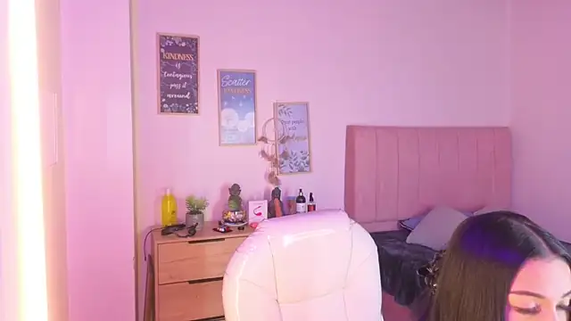 Jade connor online show from 04-25-26, 08:28