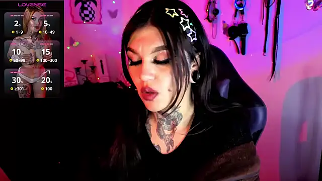 Zoeee 001 online show from 03-08-26, 04:16