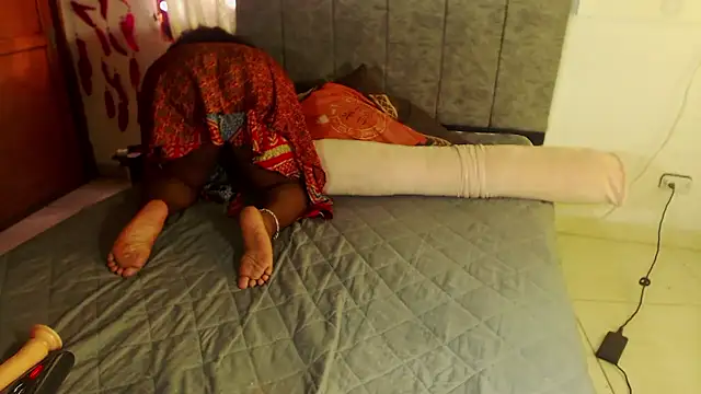 karlaebony online show from 02-20-26, 03:45