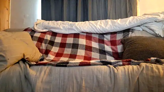 sexy hottie guy online show from 04-15-26, 08:09