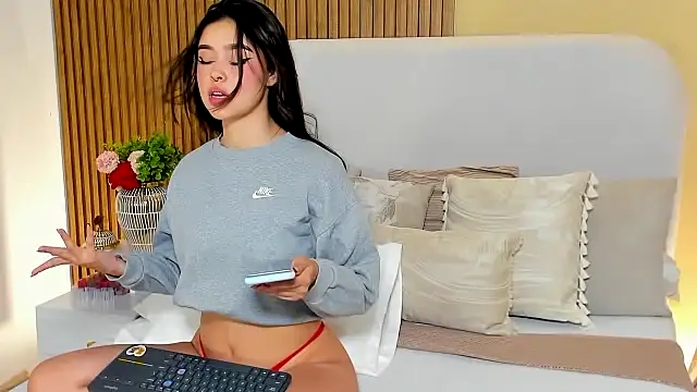 CristalMayson online show from 03-26-26, 01:01