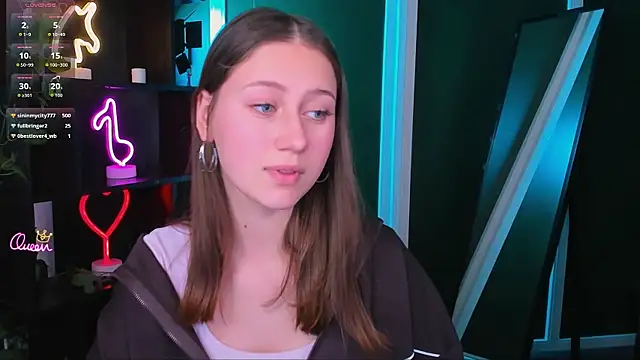 arianaa cat online show from 04-26-26, 07:22