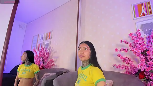 Ashley Blum  online show from 04-25-26, 11:46