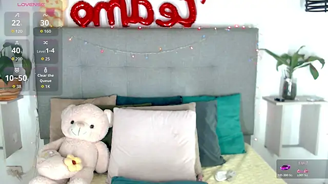 Sophia Valentina online show from 04-19-26, 04:28