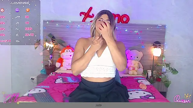 Snapshot of Sophia_Valentina chatting on 05-26-26, 04:41 Sophia Valentina online show from 05-26-26, 04:41