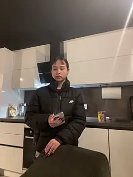 Just-Lilly online show from 04-18-26, 07:58