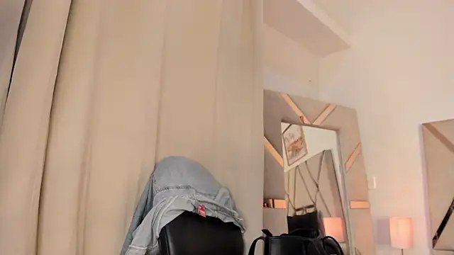 Snapshot of Lucia_velez chatting on 03-05-26, 03:02 Lucia velez online show from 03-05-26, 03:02