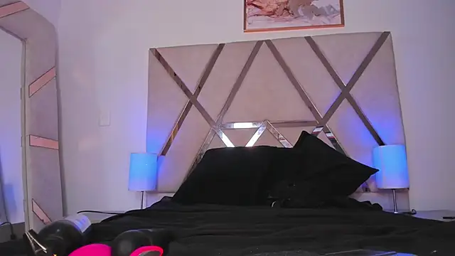 Snapshot of Lucia_velez chatting on 03-14-26, 03:12 Lucia velez online show from 03-14-26, 03:12