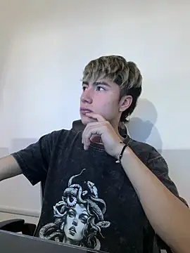 AlexanderCollman2 online show from 04-21-26, 03:24