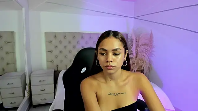 CarolineFyre online show from 03-06-26, 12:34