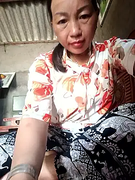 Snapshot of baby_112233 chatting on 06-08-26, 01:50 baby 112233 online show from 06-08-26, 01:50