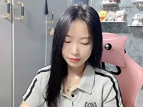 Linne6789 online show from 04-23-26, 07:09